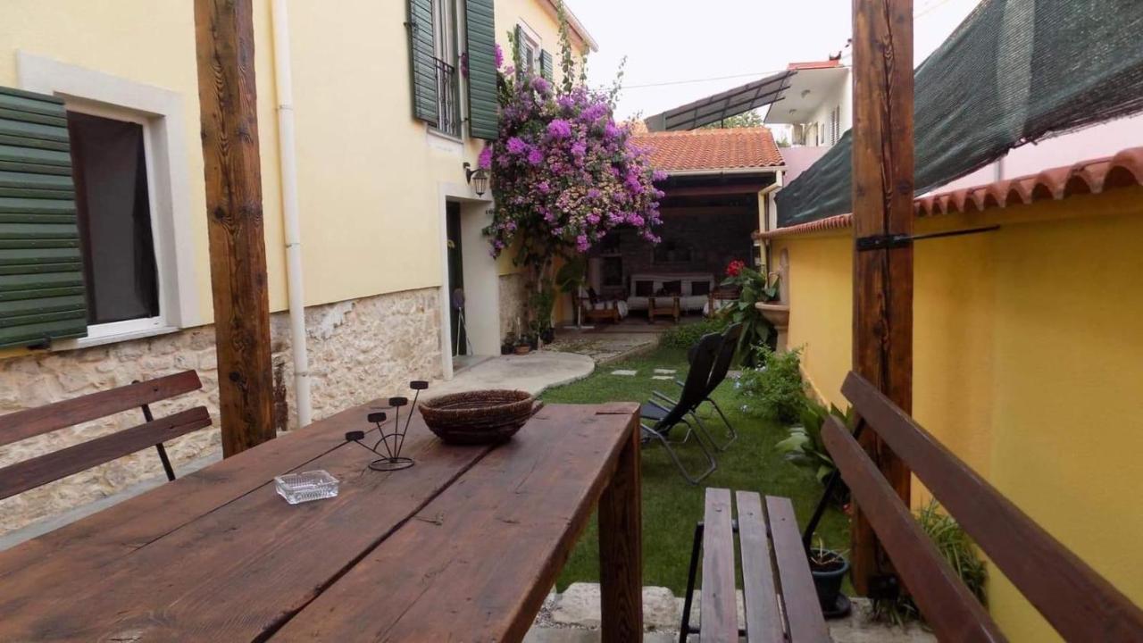 Vilă House Justina *